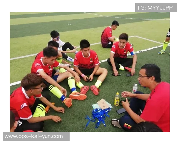 足球运动员的风采与技艺速写展现他们的拼搏精神与团队协作之美